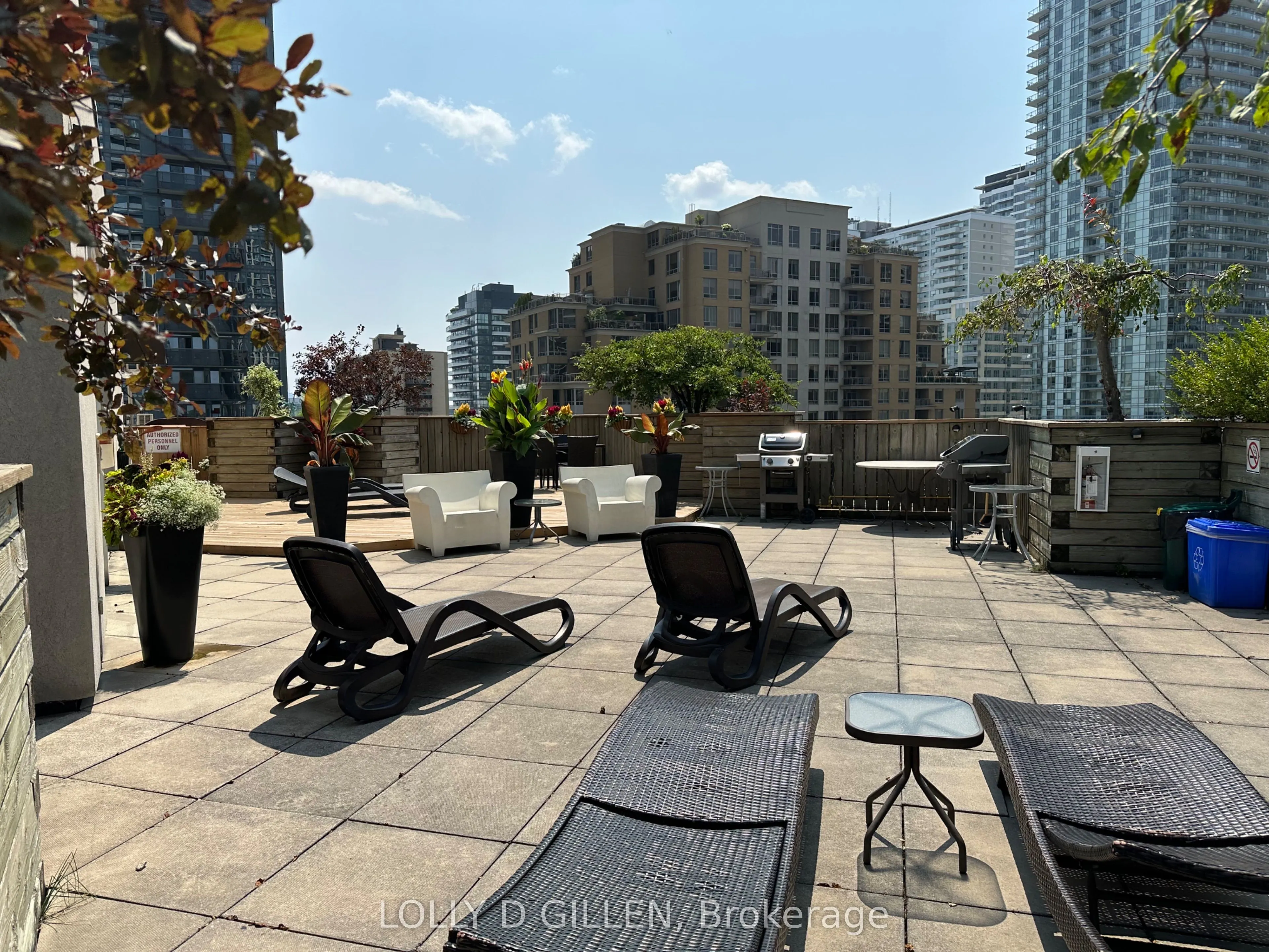 188 Eglinton Avenue E, #PH08
