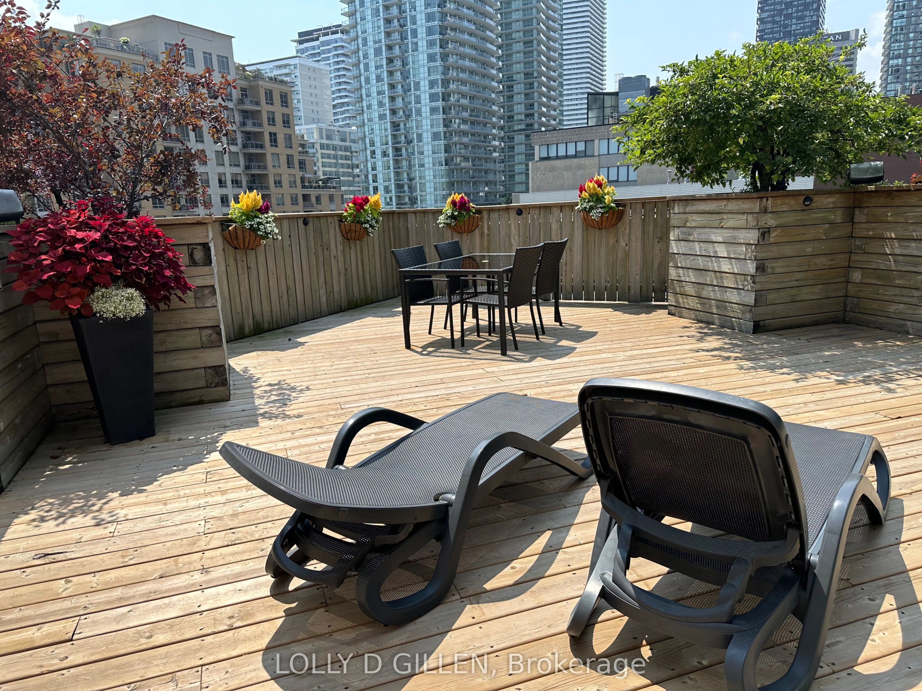 188 Eglinton Avenue E, #PH08