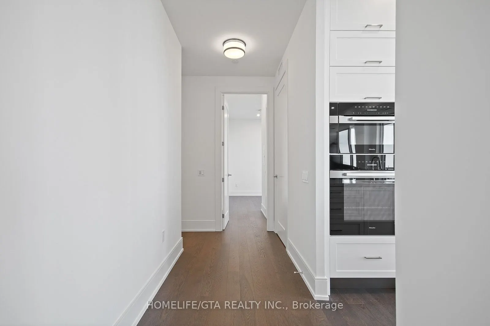 10 Inn On The Park Drive, #3704
