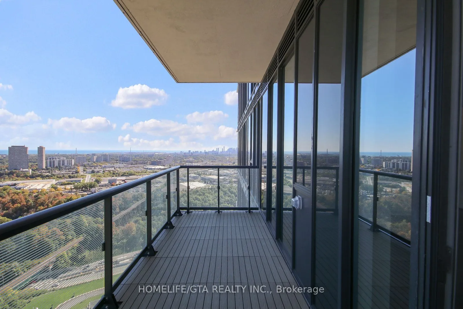 10 Inn On The Park Drive, #3704