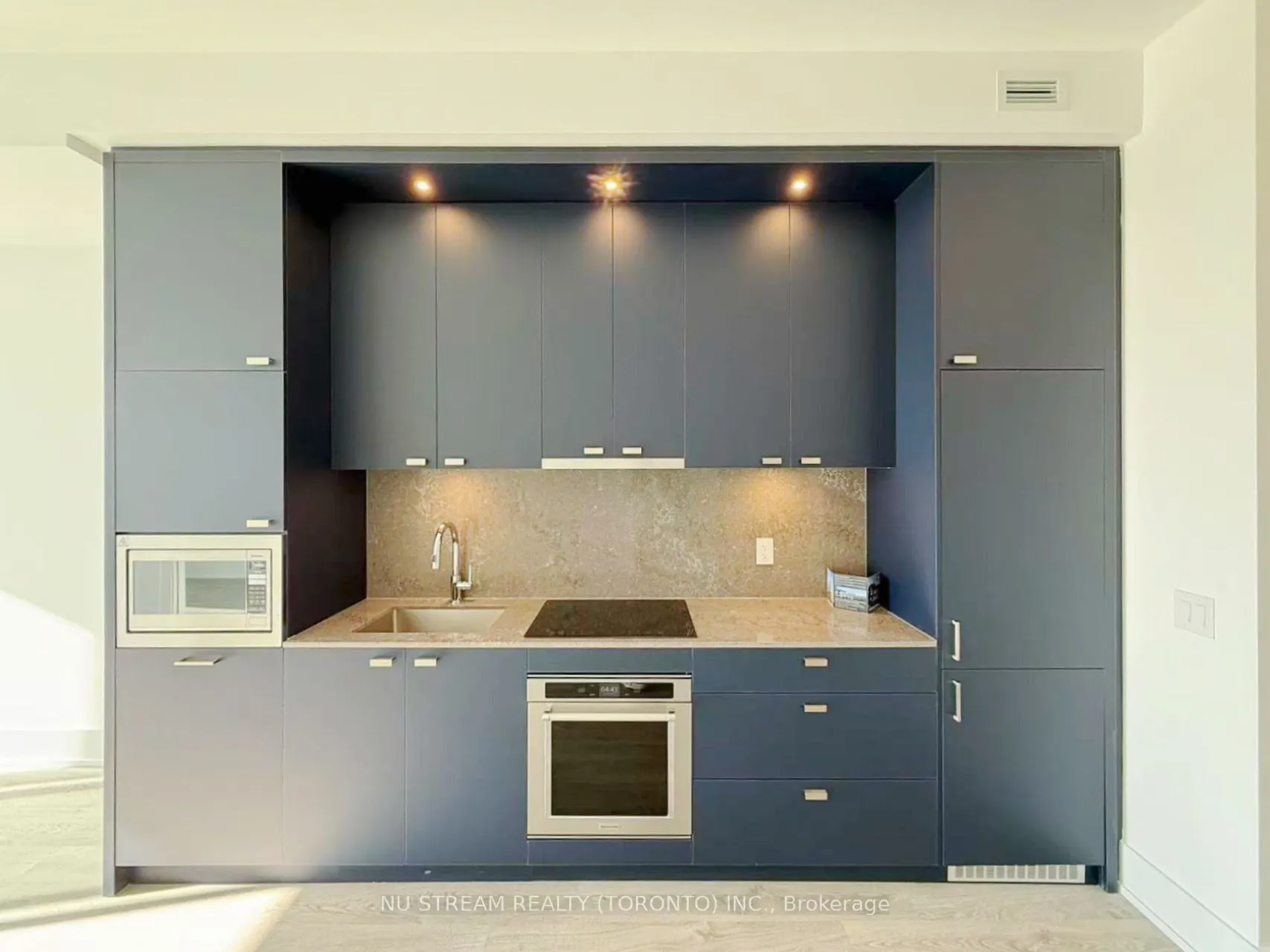 115 Denison Avenue, #709