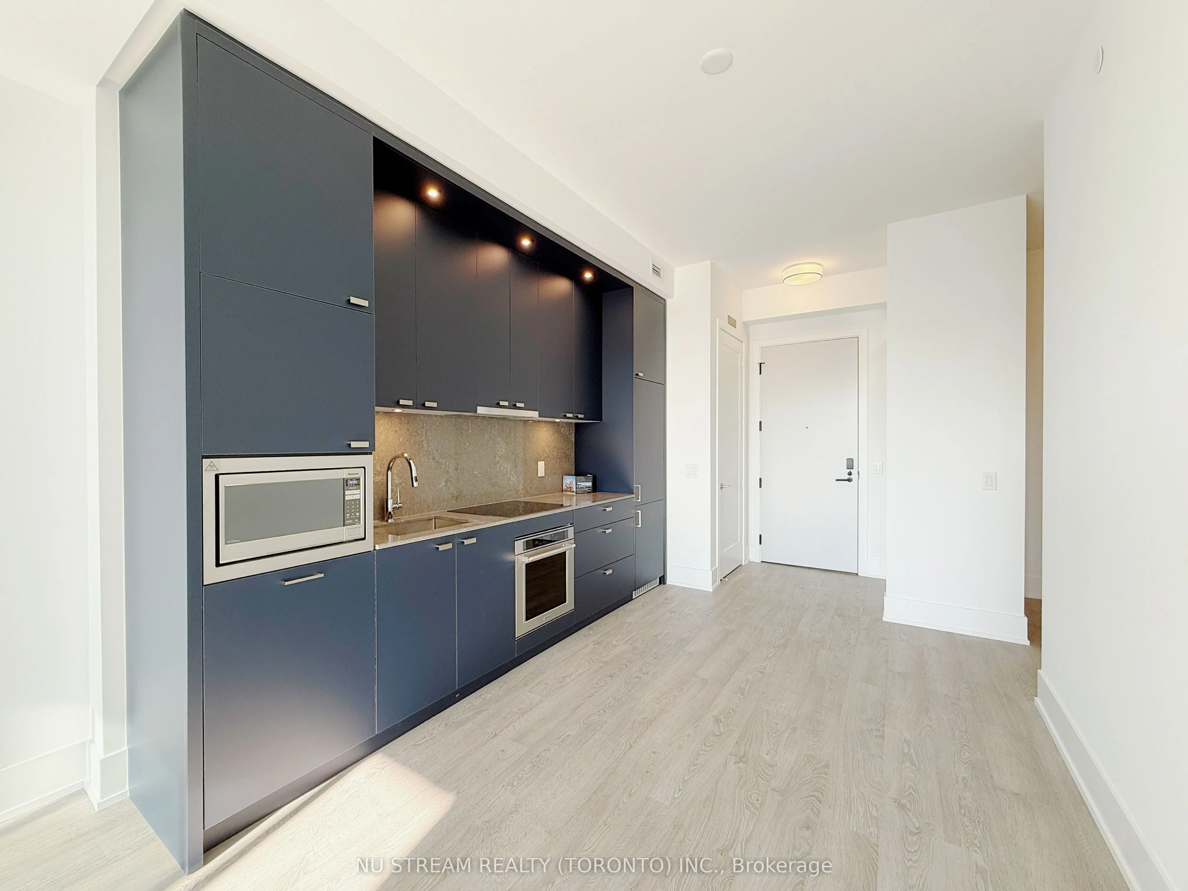 115 Denison Avenue, #709