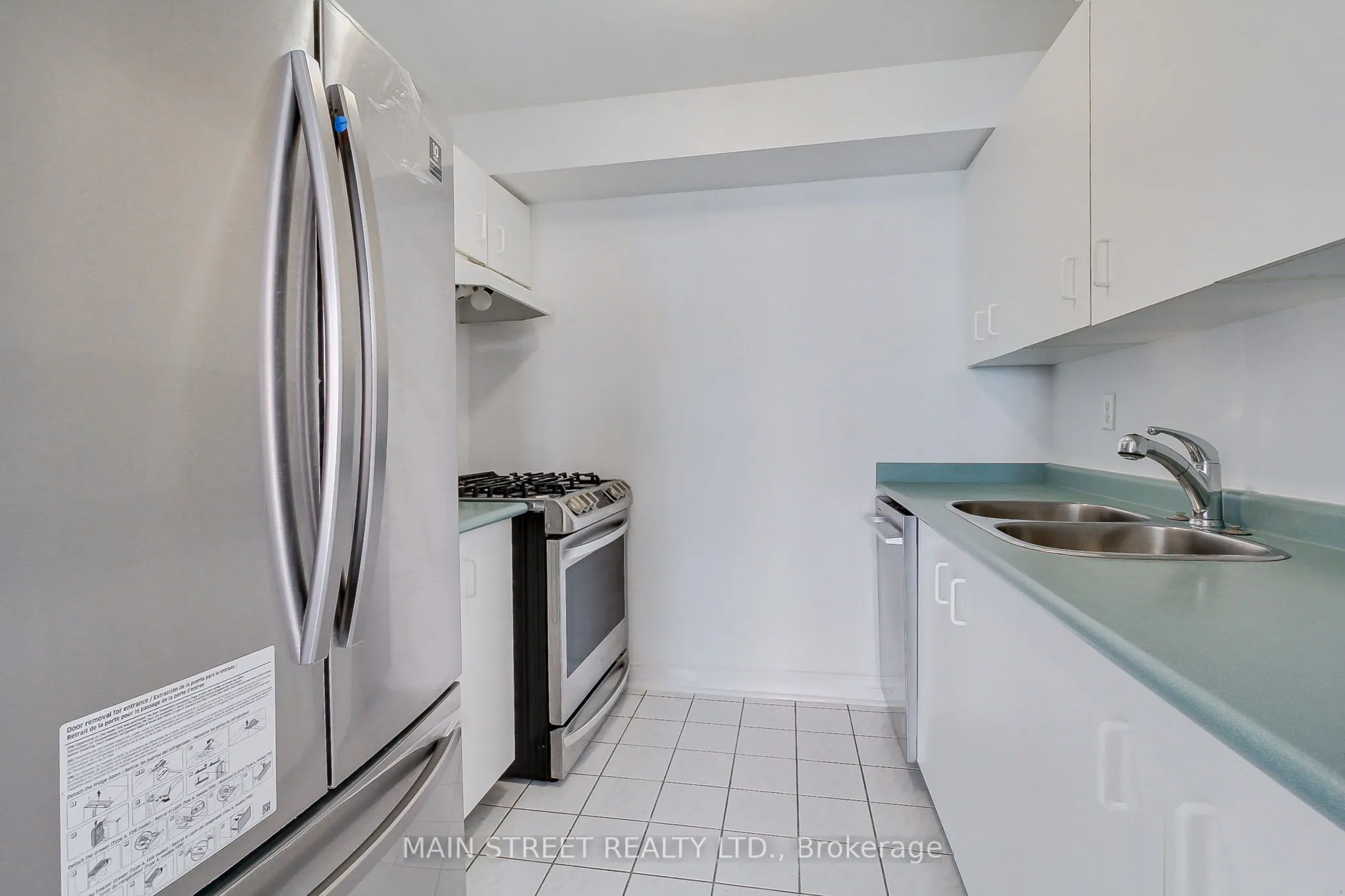 108 Redpath Avenue, #25