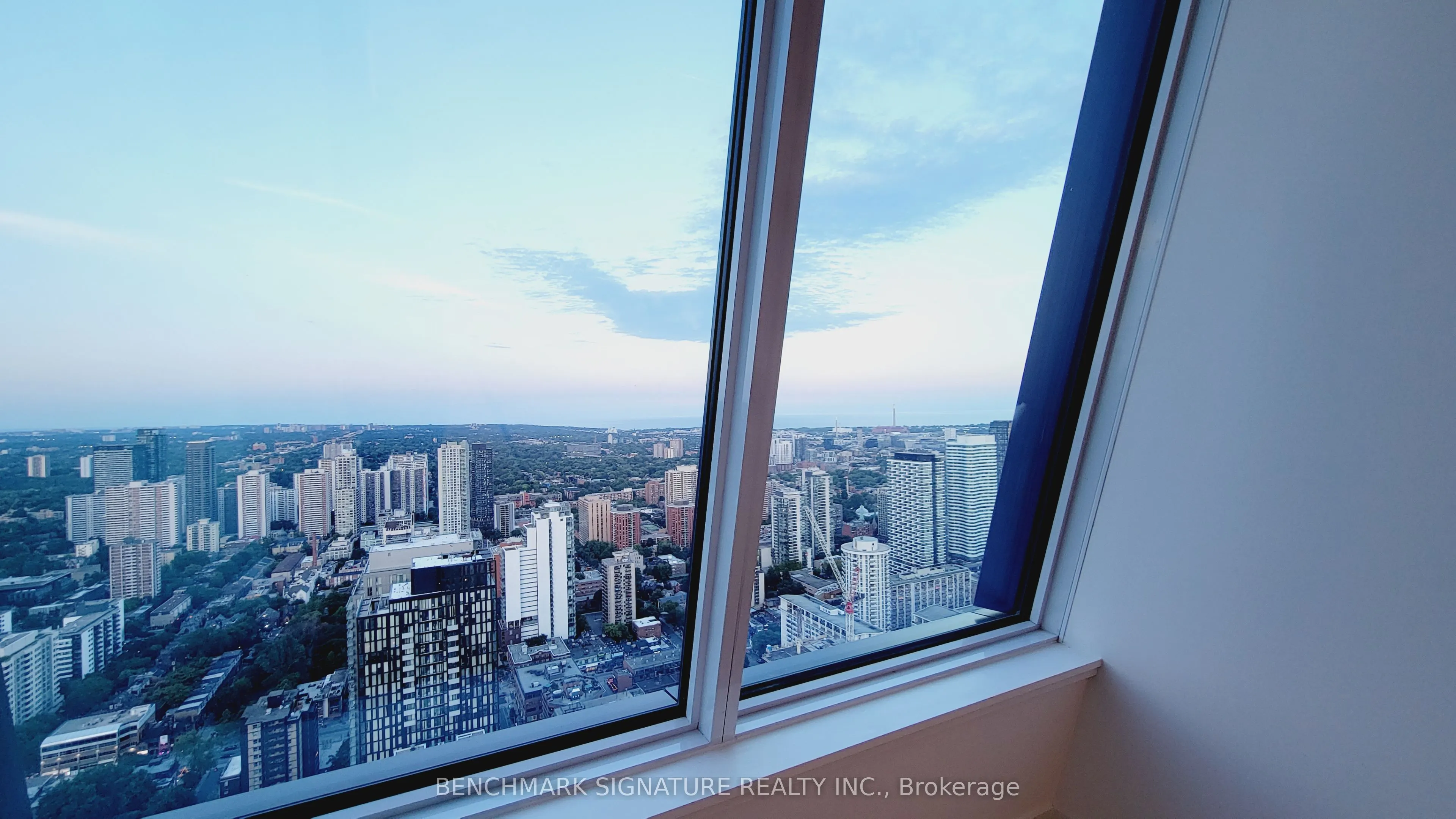 8 Wellesley Street W, #6007