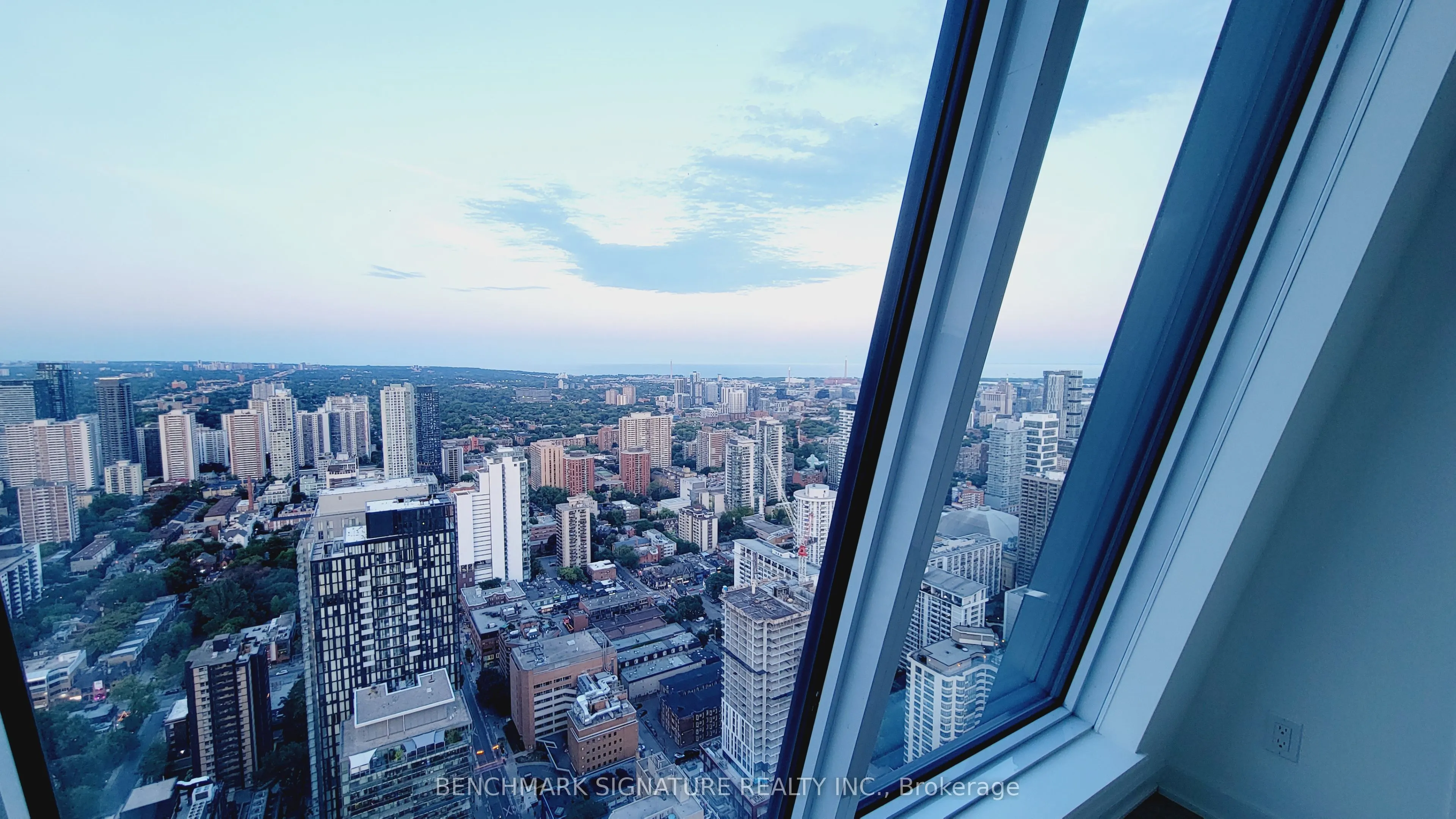 8 Wellesley Street W, #6007