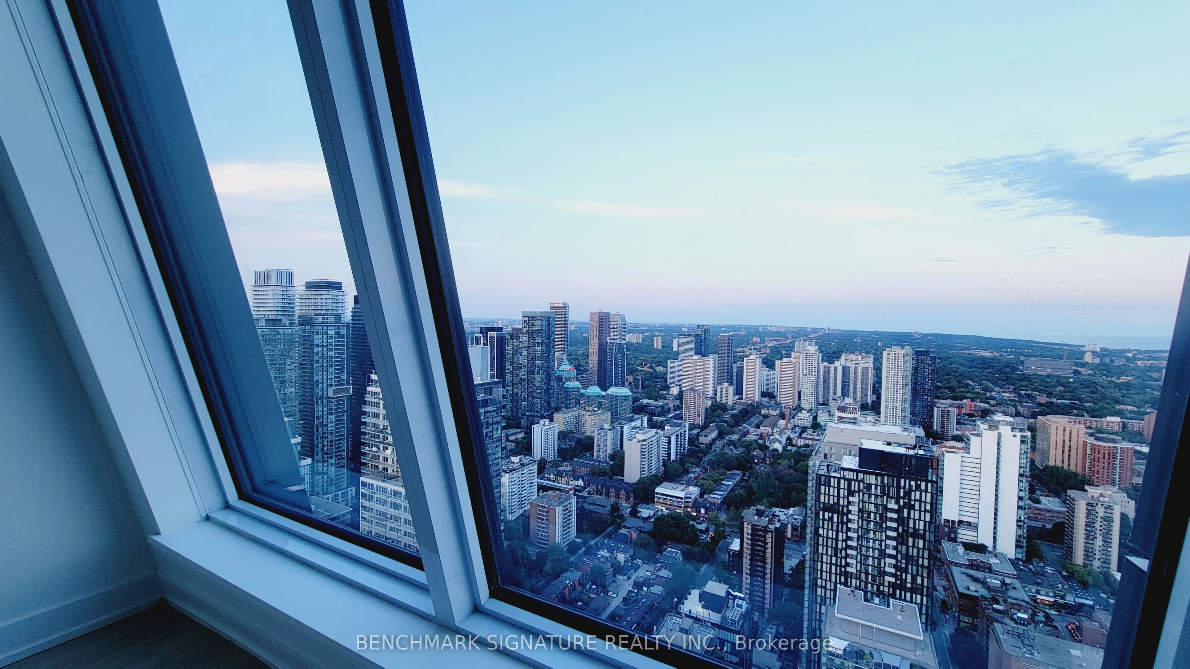 8 Wellesley Street W, #6007