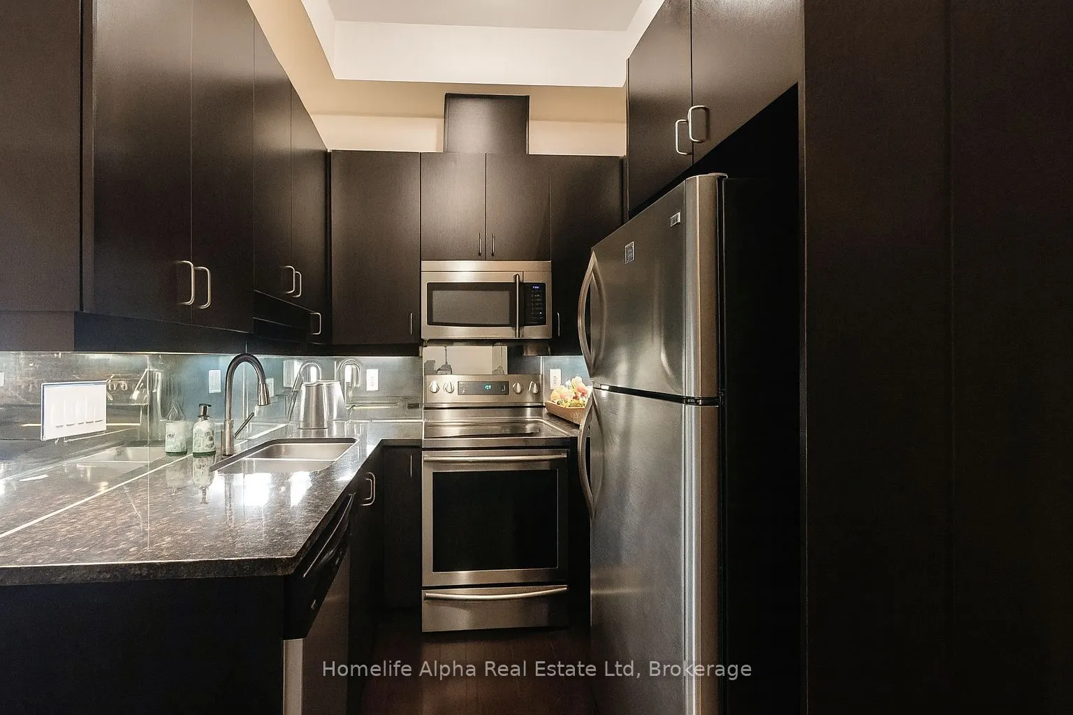 445 B Queen Street E