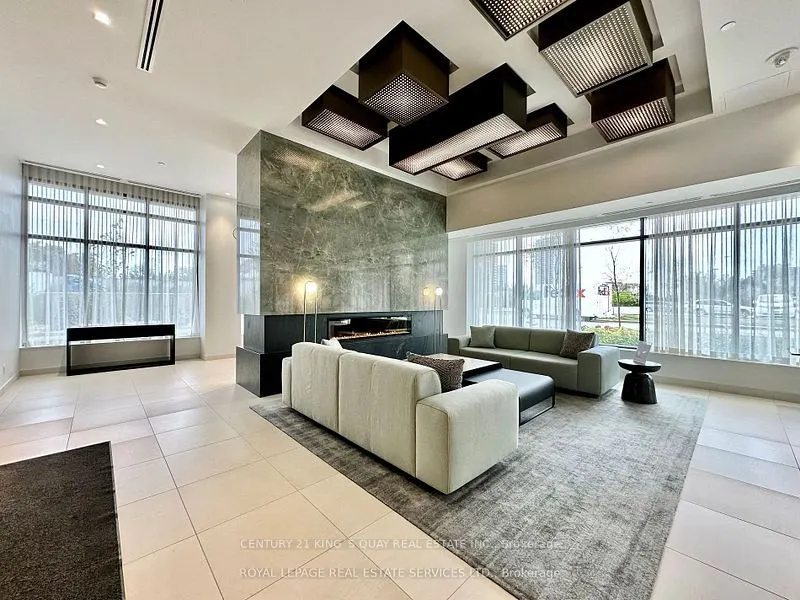 188 Fairview Mall Drive, #18