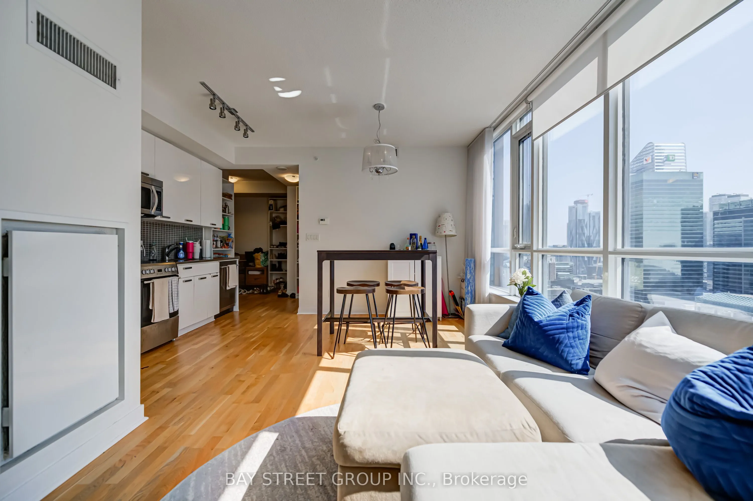295 Adelaide Street W, #3409