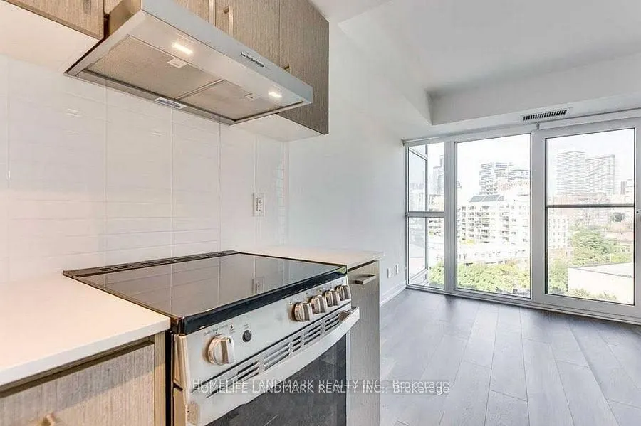 219 Dundas Street E, #1111