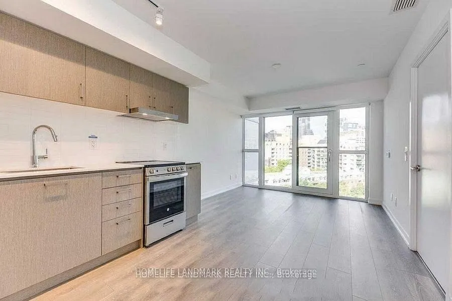 219 Dundas Street E, #1111