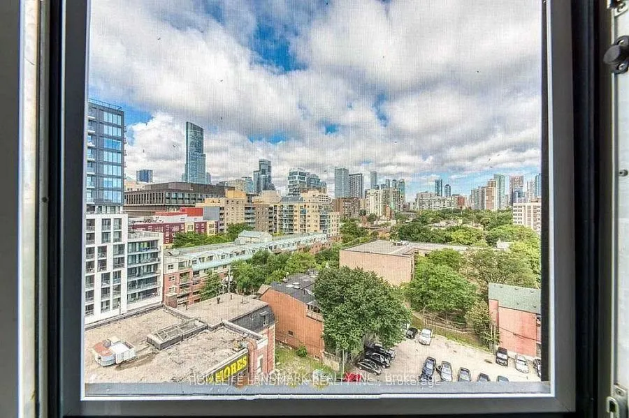 219 Dundas Street E, #1111