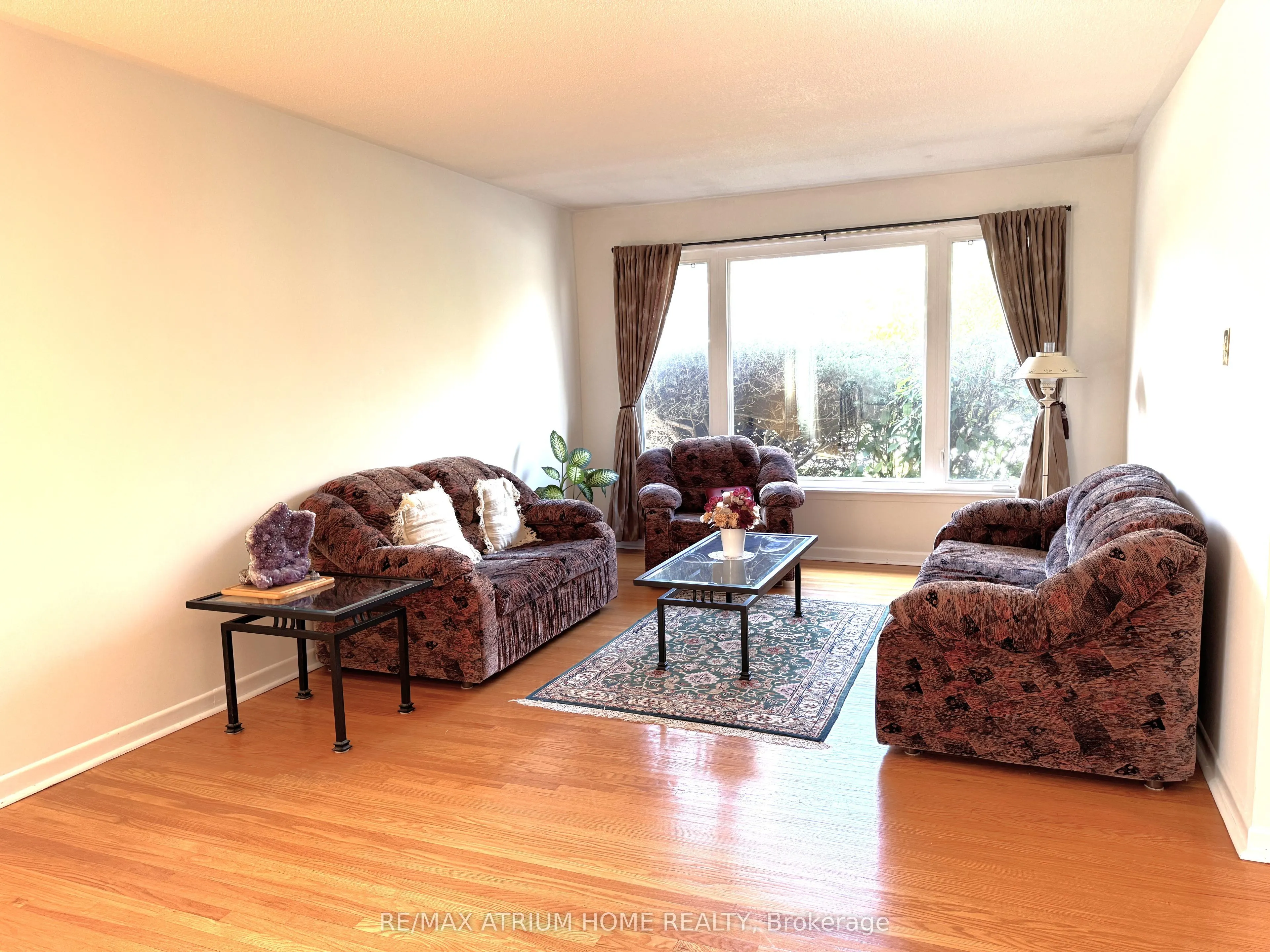 9 Crossen Drive