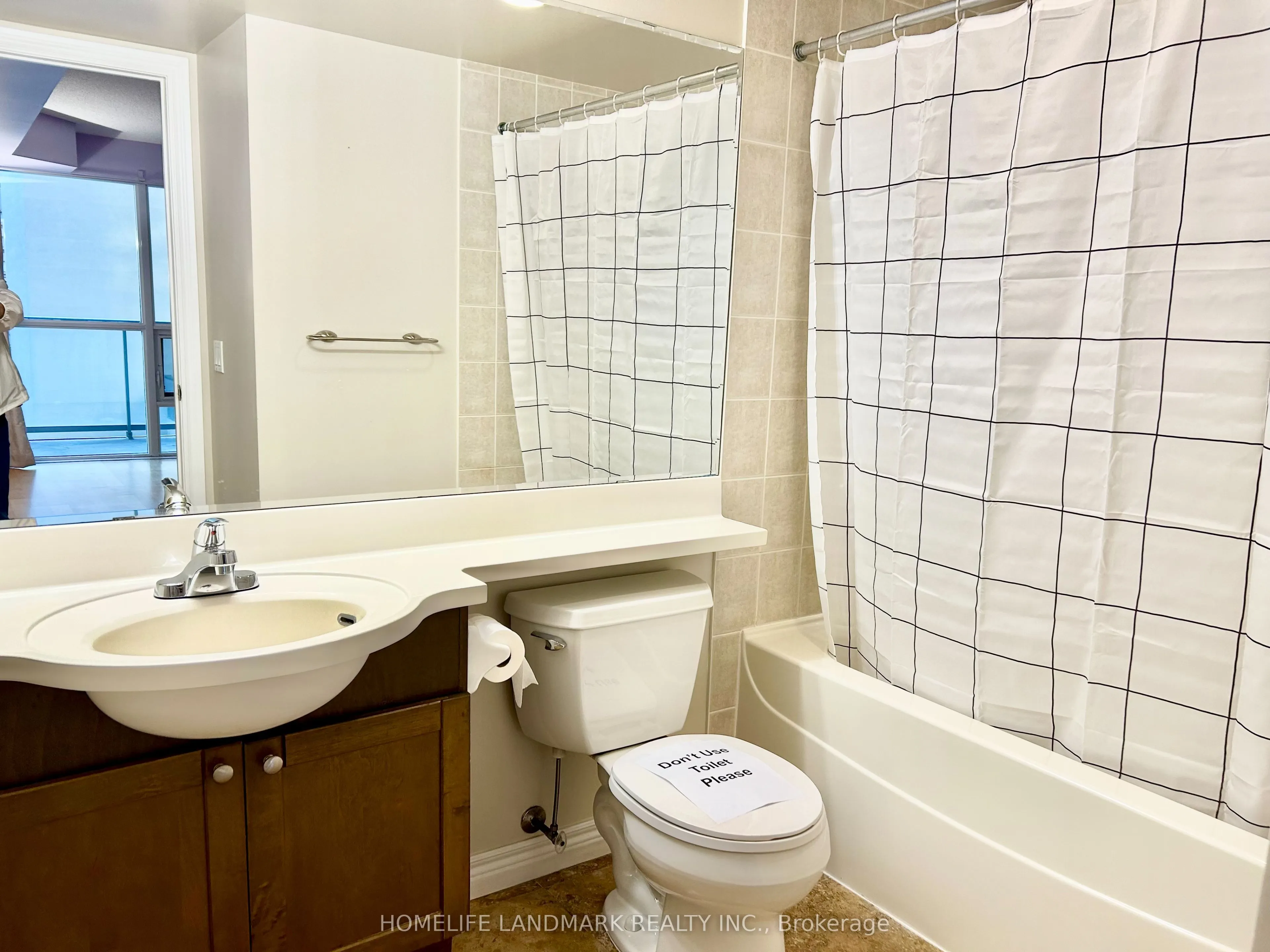 763 Bay Street, #1104