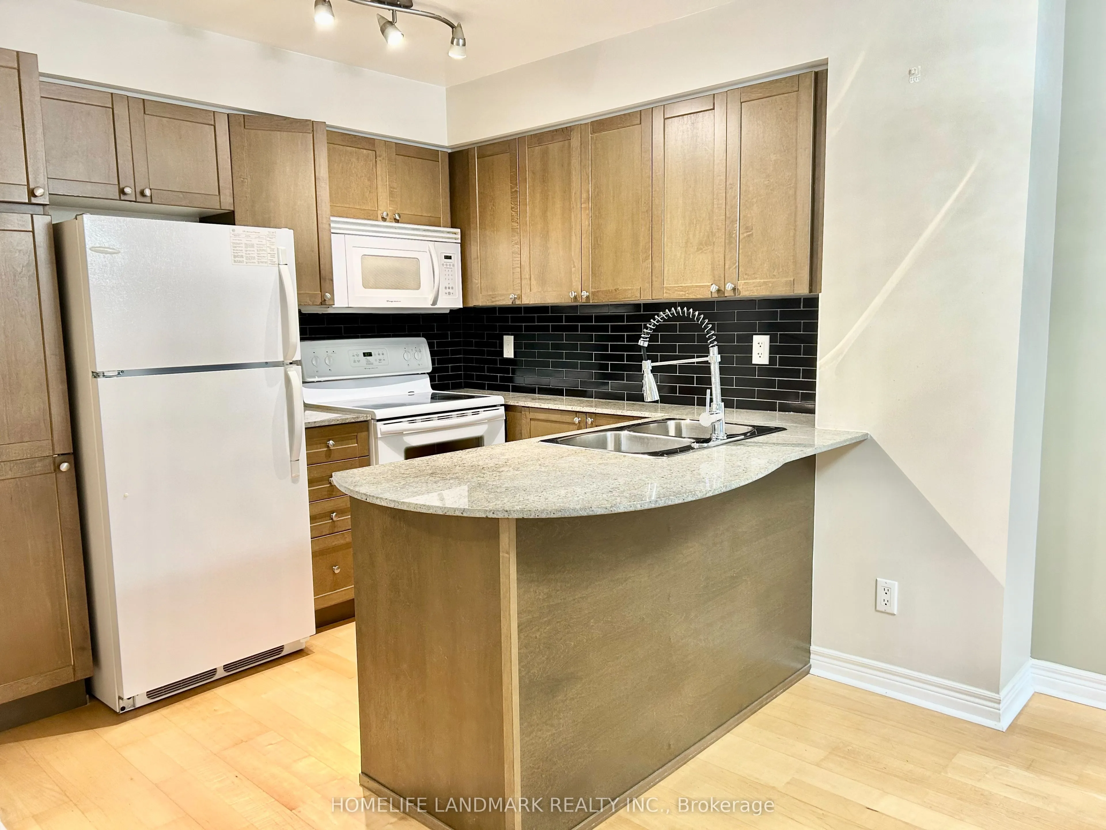 763 Bay Street, #1104