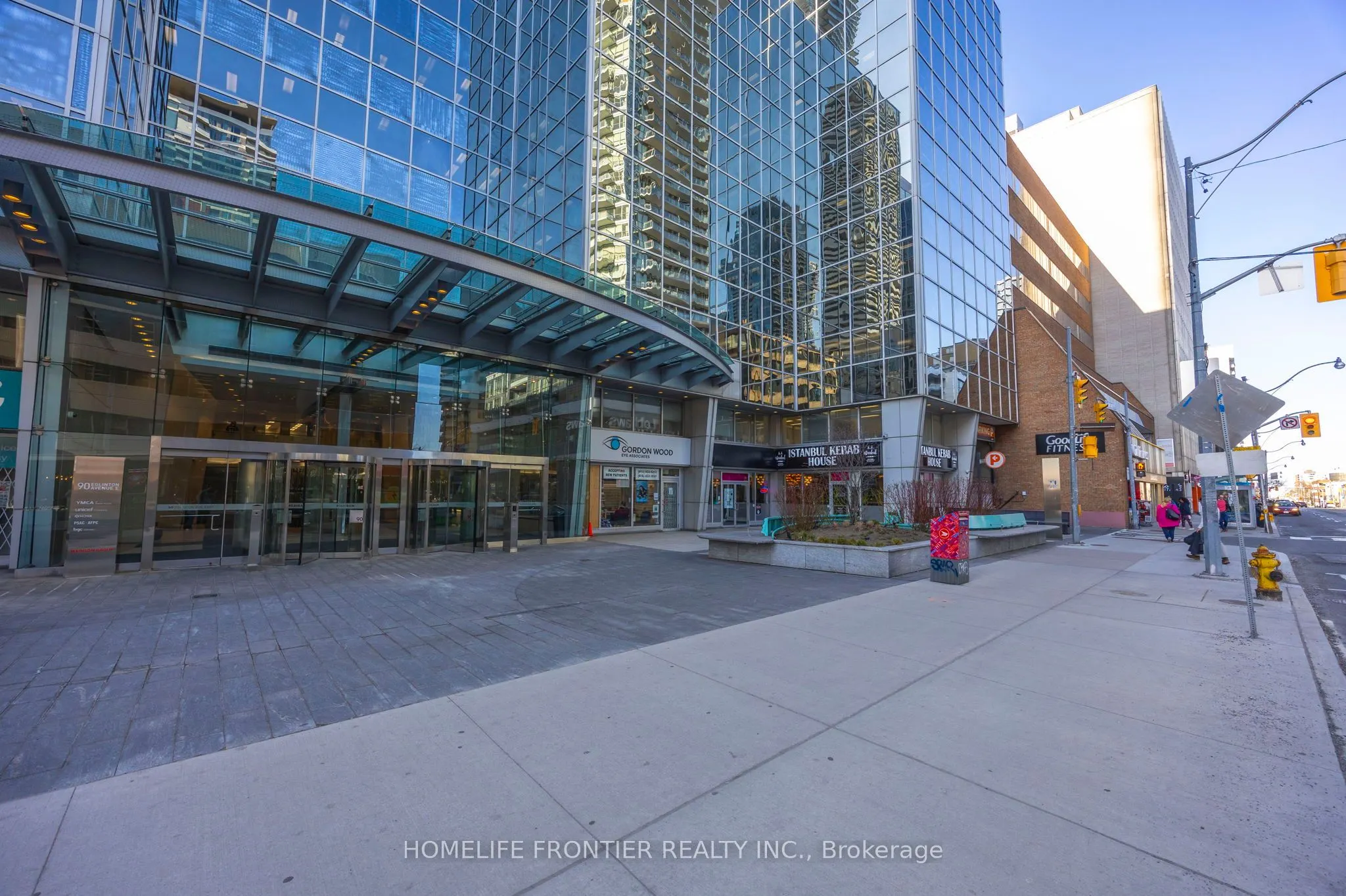 117 Broadway Avenue N, #3211