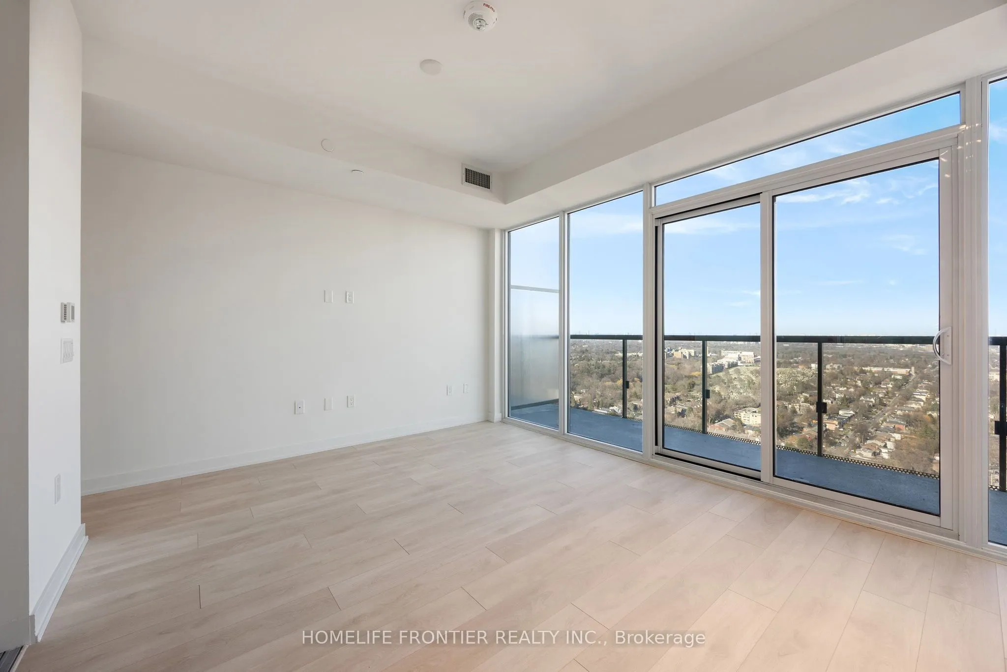 117 Broadway Avenue N, #3211