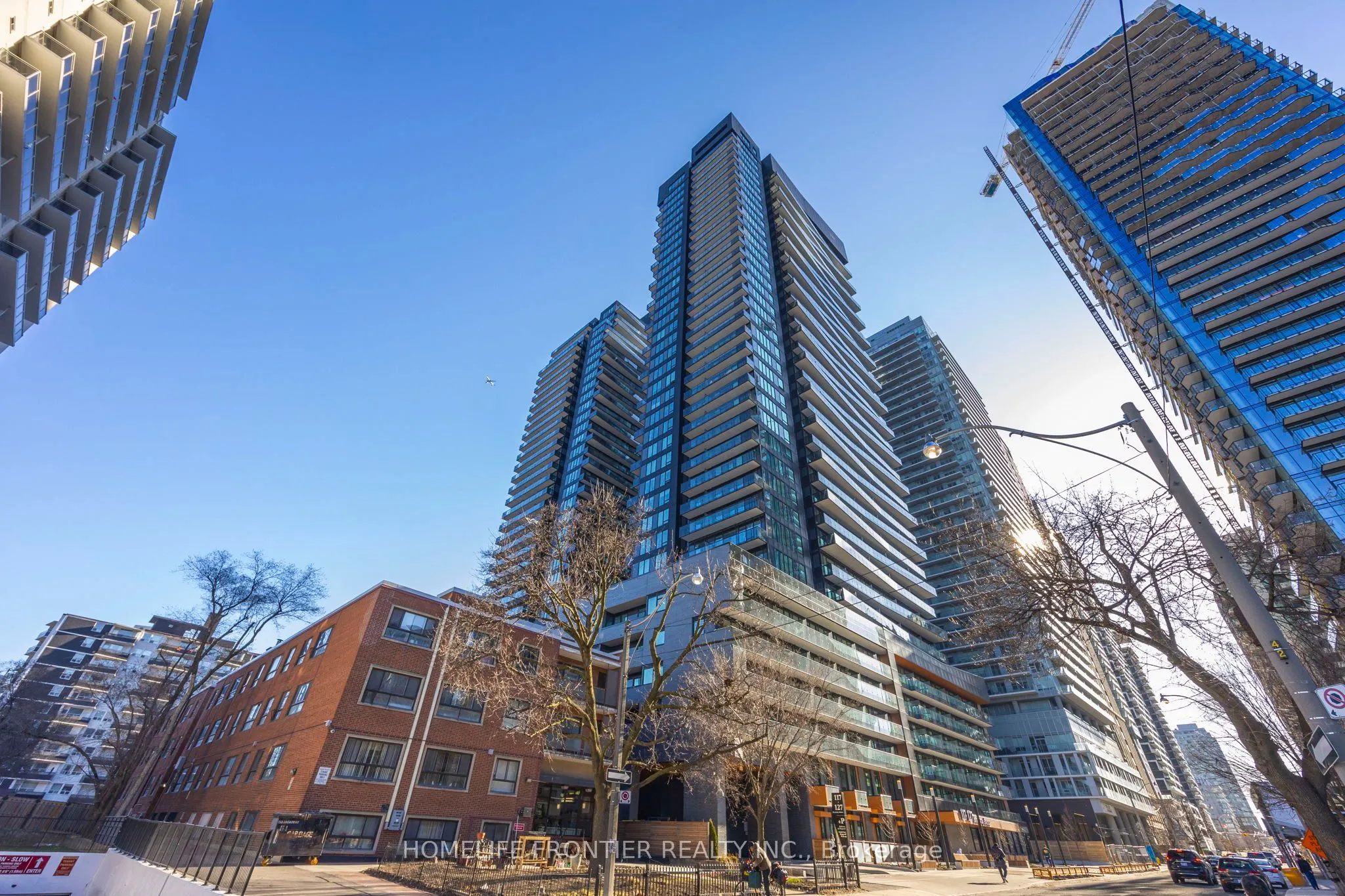 117 Broadway Avenue N, #3211
