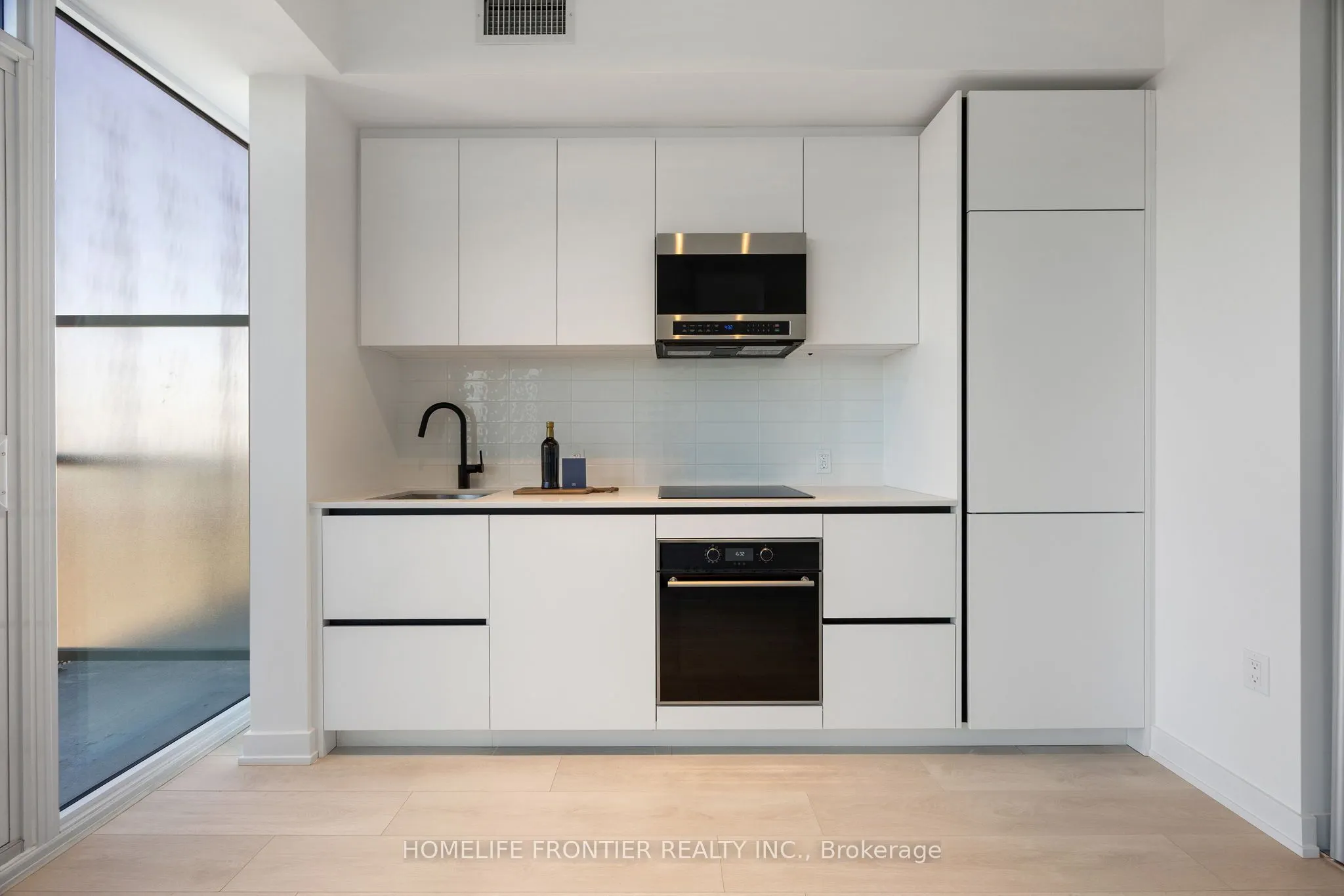 117 Broadway Avenue N, #3211