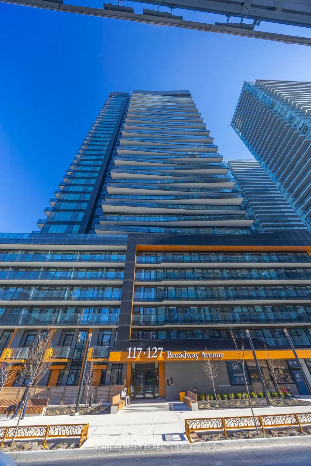 117 Broadway Avenue N, #3211