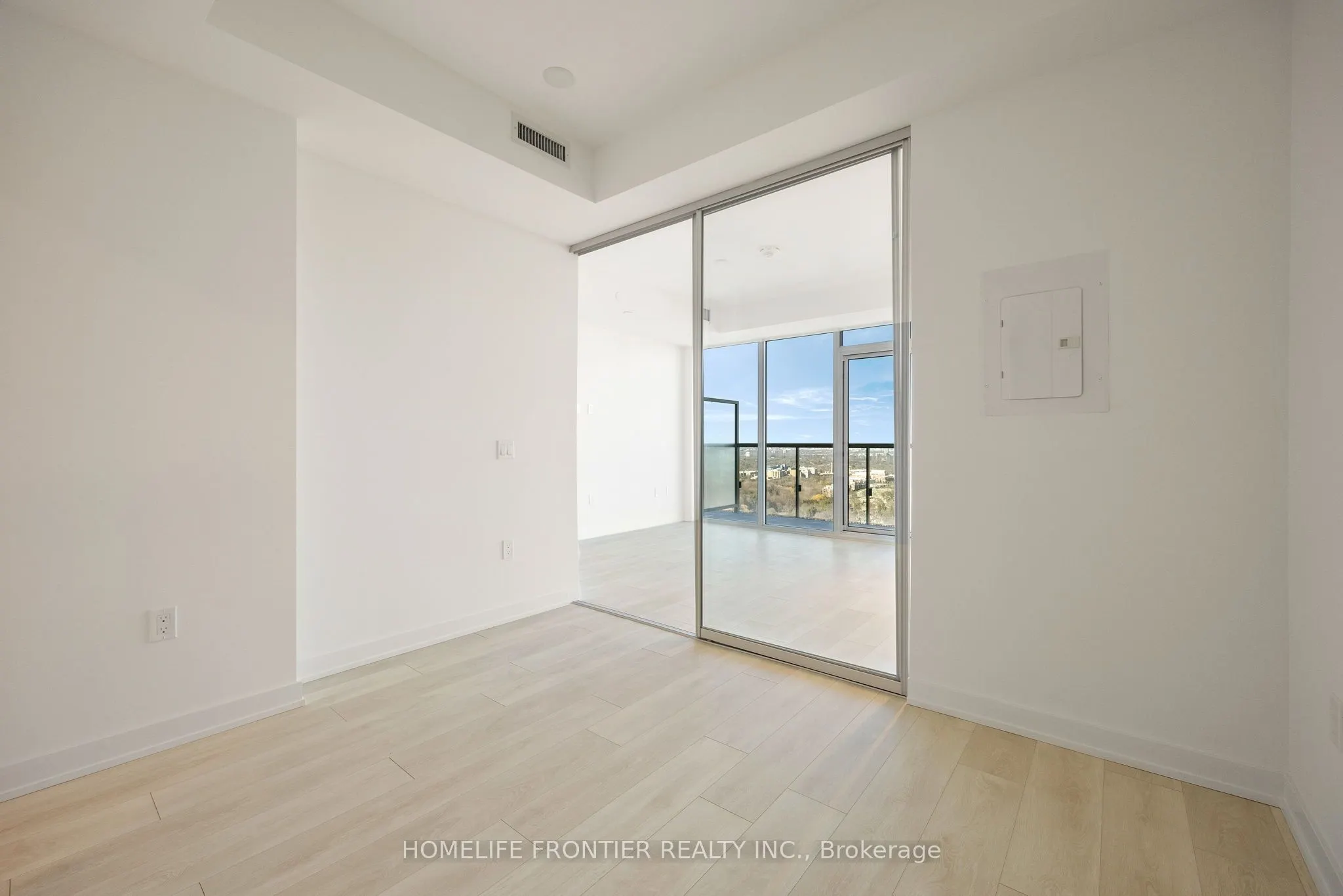 117 Broadway Avenue N, #3211