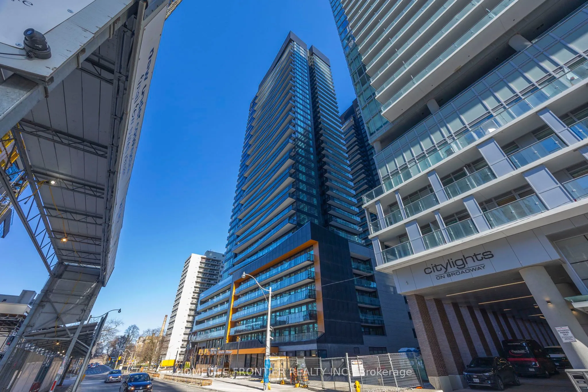 117 Broadway Avenue N, #3211
