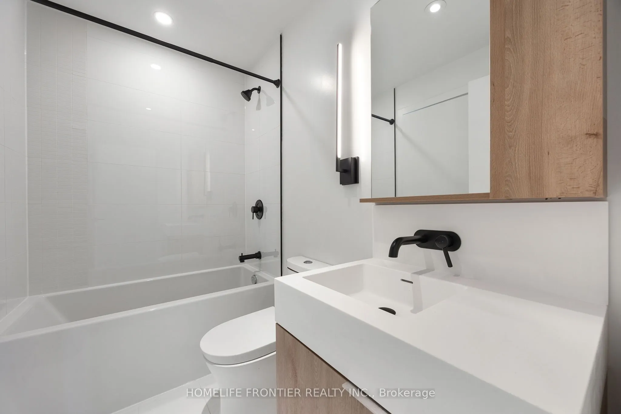 117 Broadway Avenue N, #3211