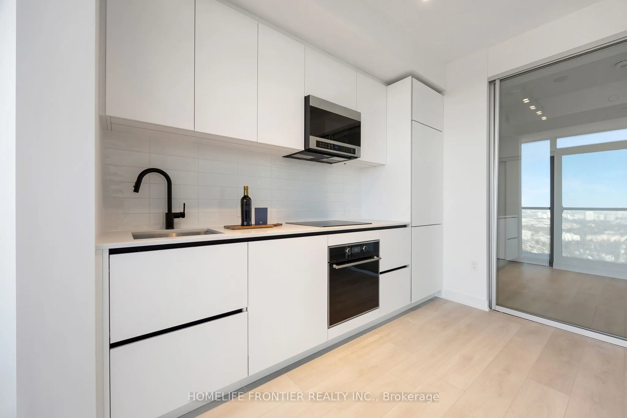 117 Broadway Avenue N, #3211
