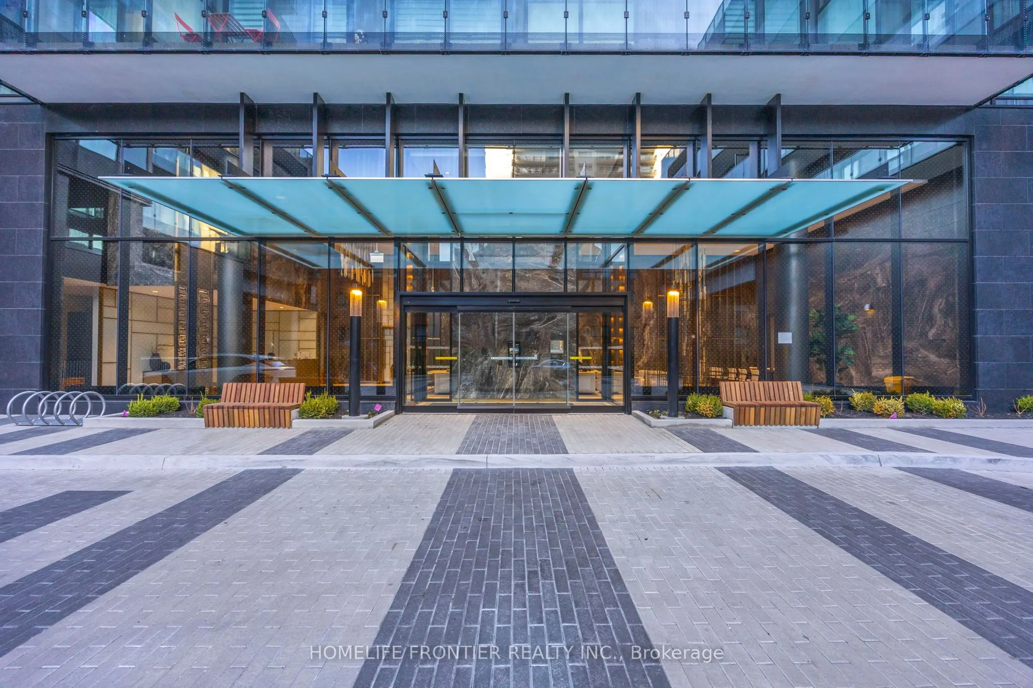 117 Broadway Avenue N, #3211