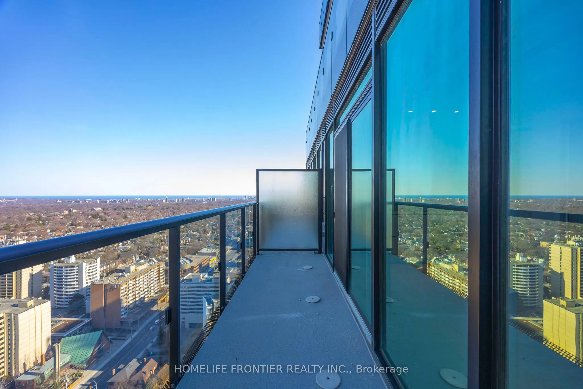 117 Broadway Avenue N, #3211