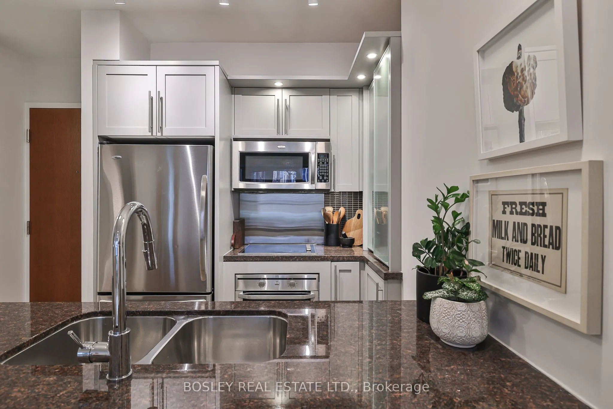1430 Yonge Street, #201