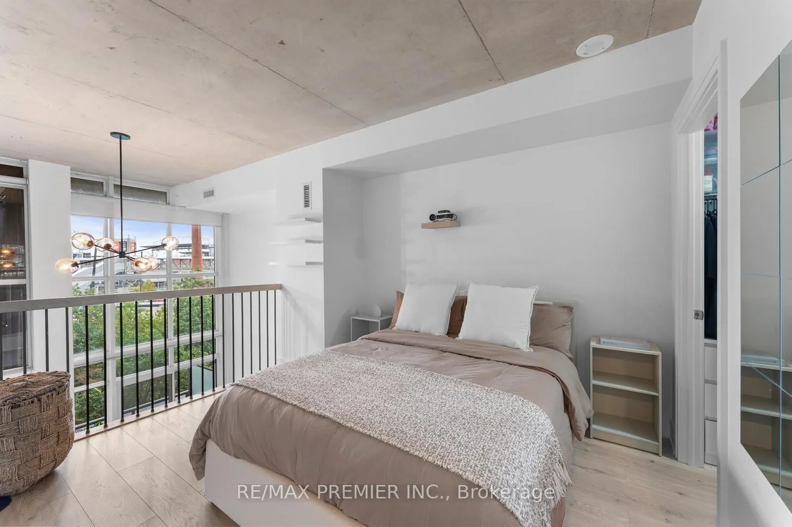 5 Hanna Avenue, #301