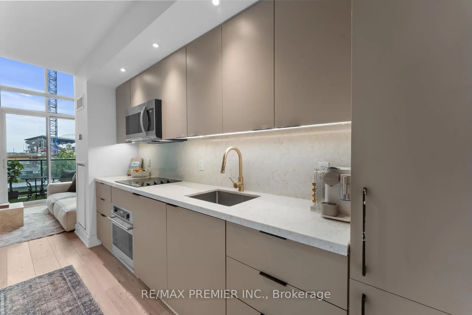 5 Hanna Avenue, #301