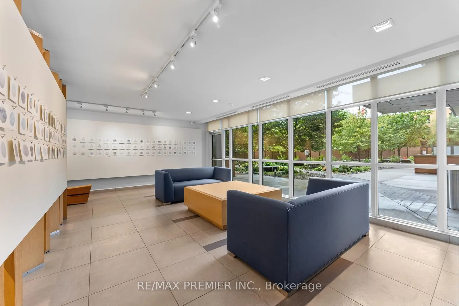 5 Hanna Avenue, #301