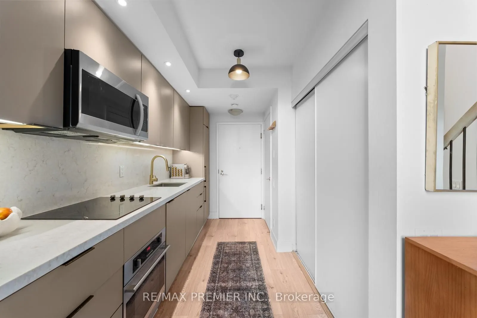 5 Hanna Avenue, #301