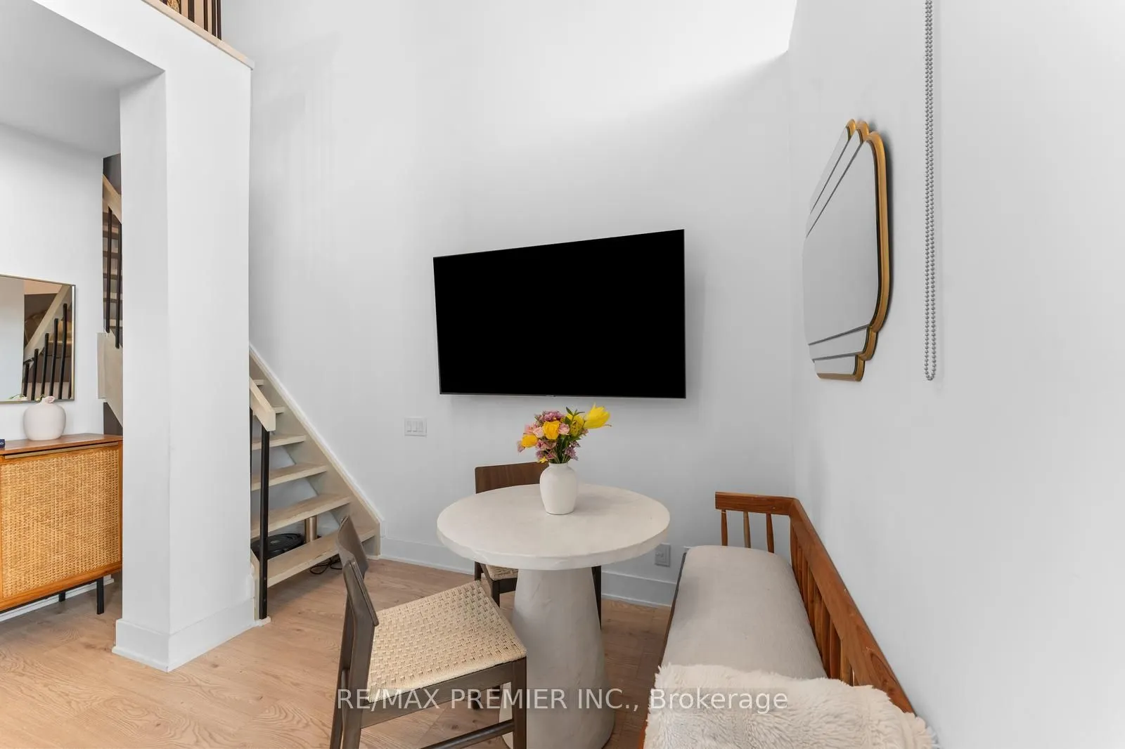 5 Hanna Avenue, #301