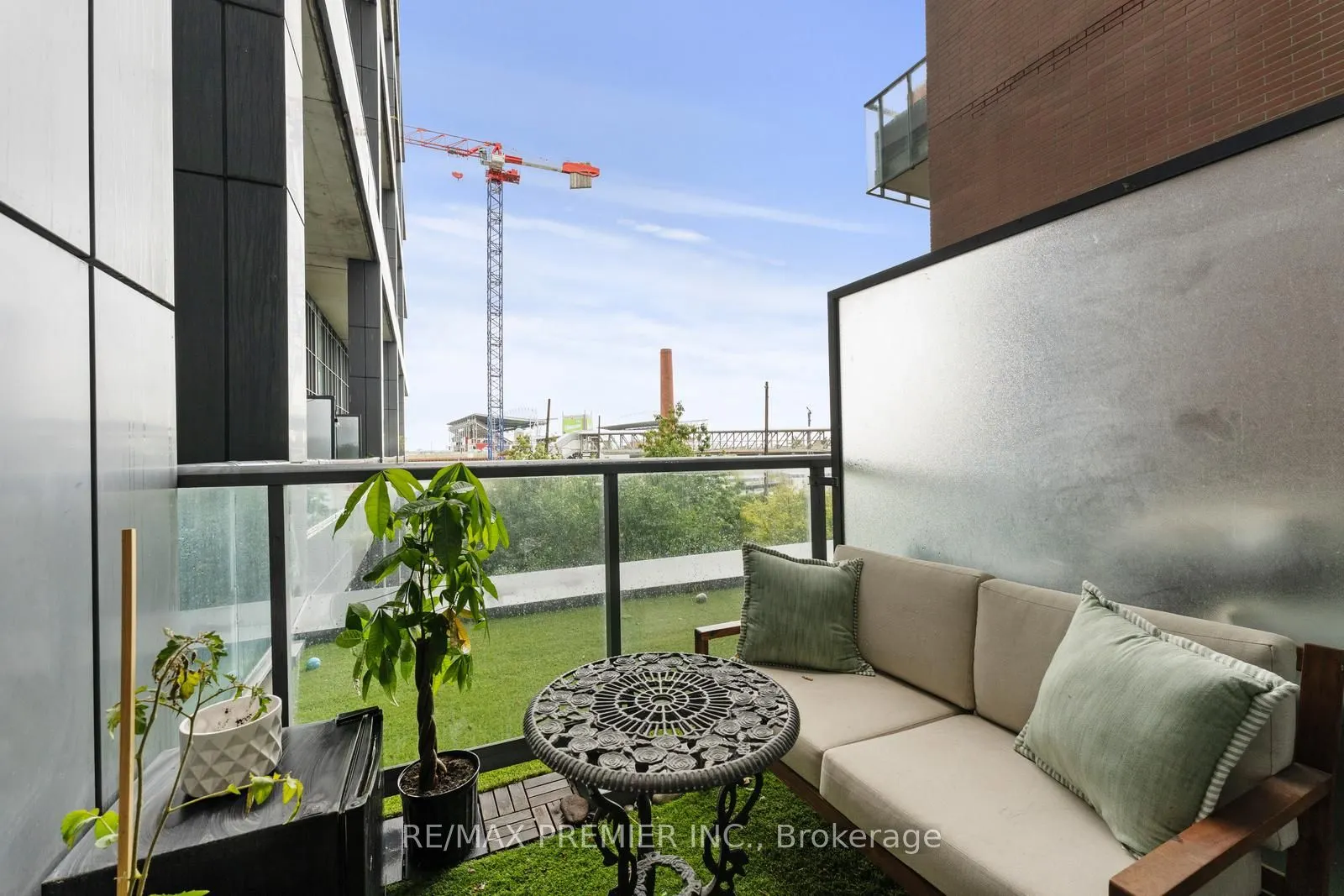 5 Hanna Avenue, #301