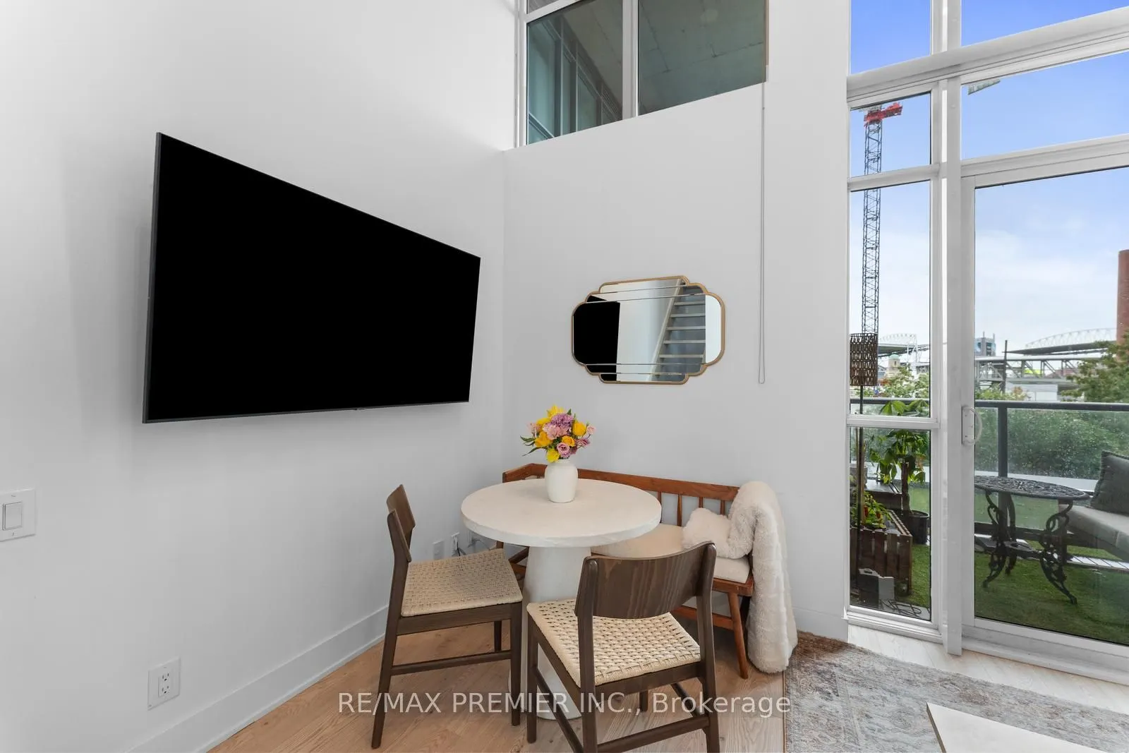 5 Hanna Avenue, #301