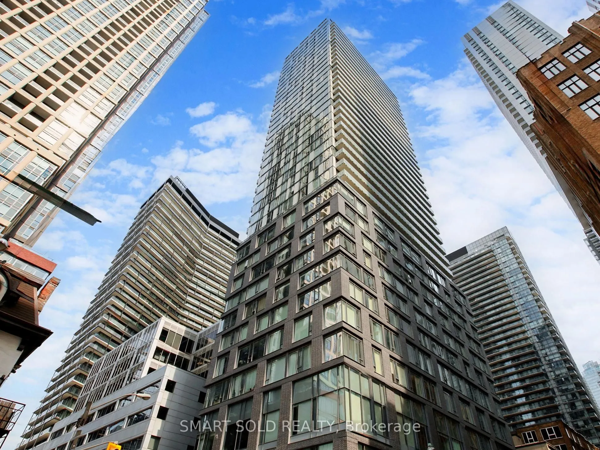 101 Peter Street, #801