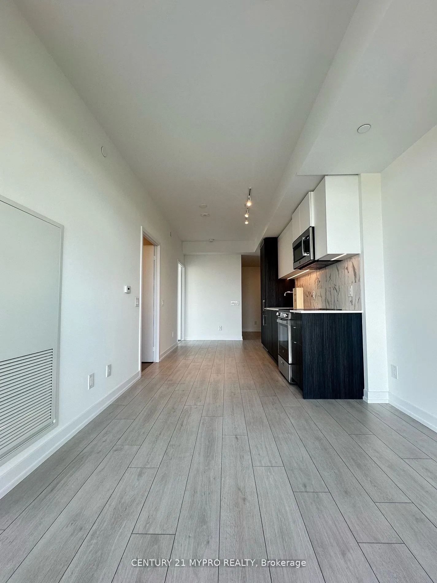 500 Dupont Street, #607