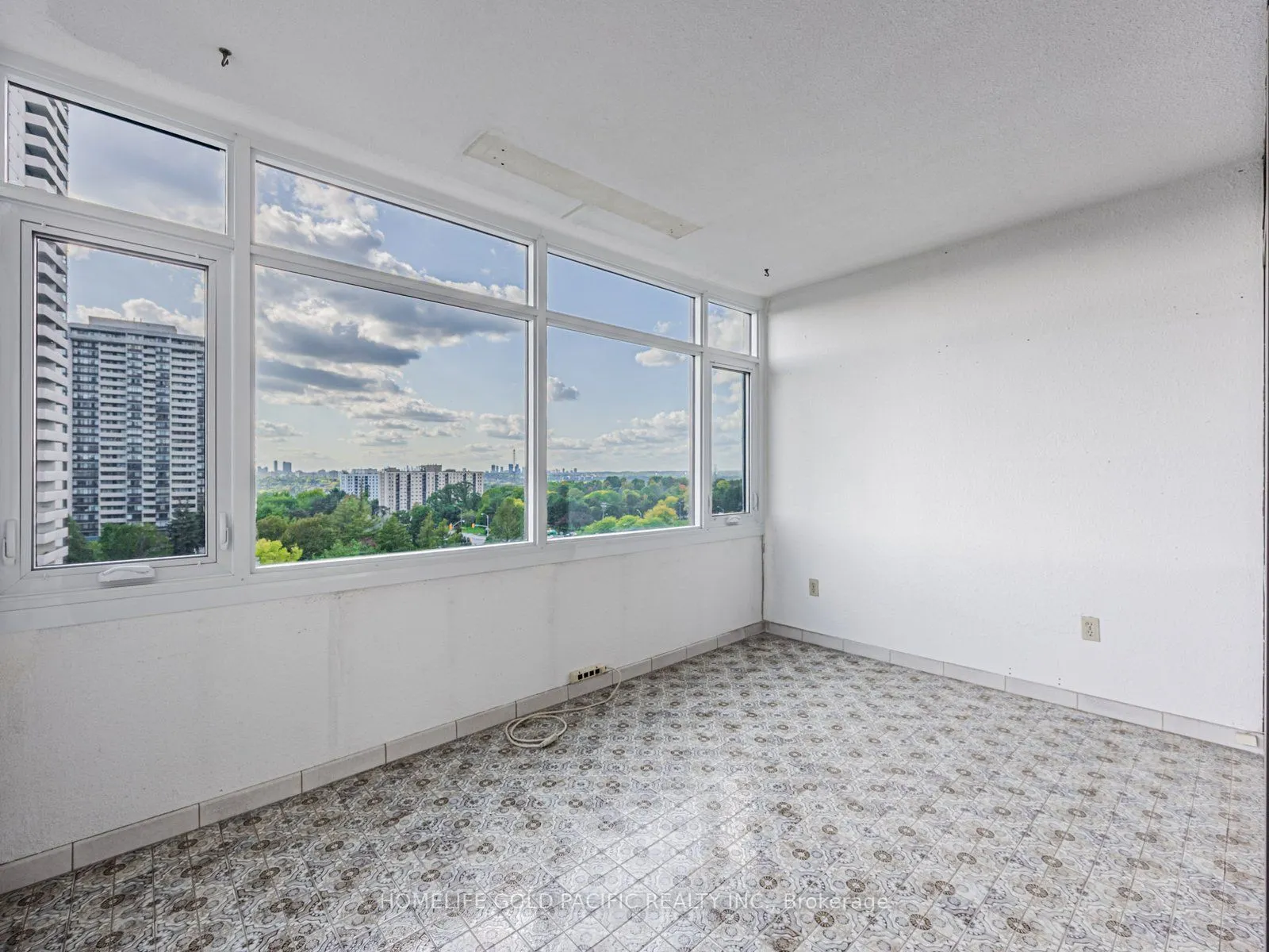 1555 Finch Avenue E, #907
