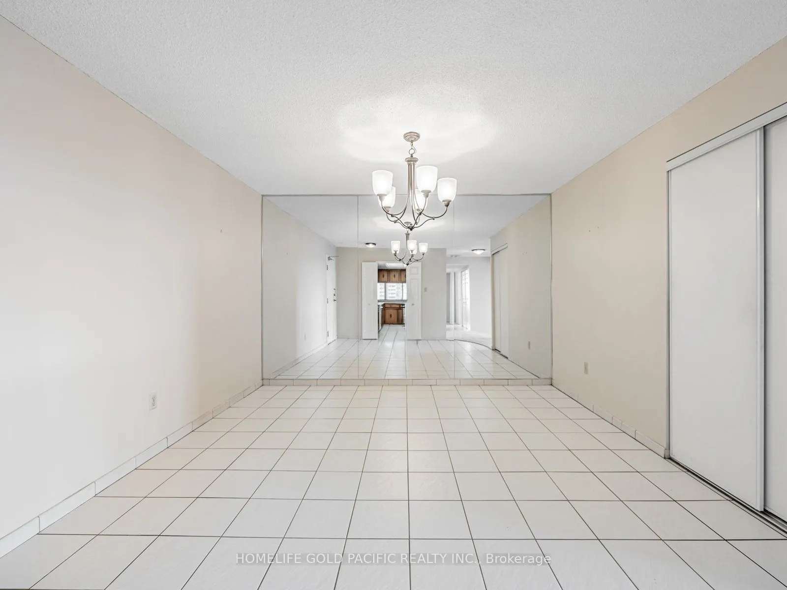 1555 Finch Avenue E, #907