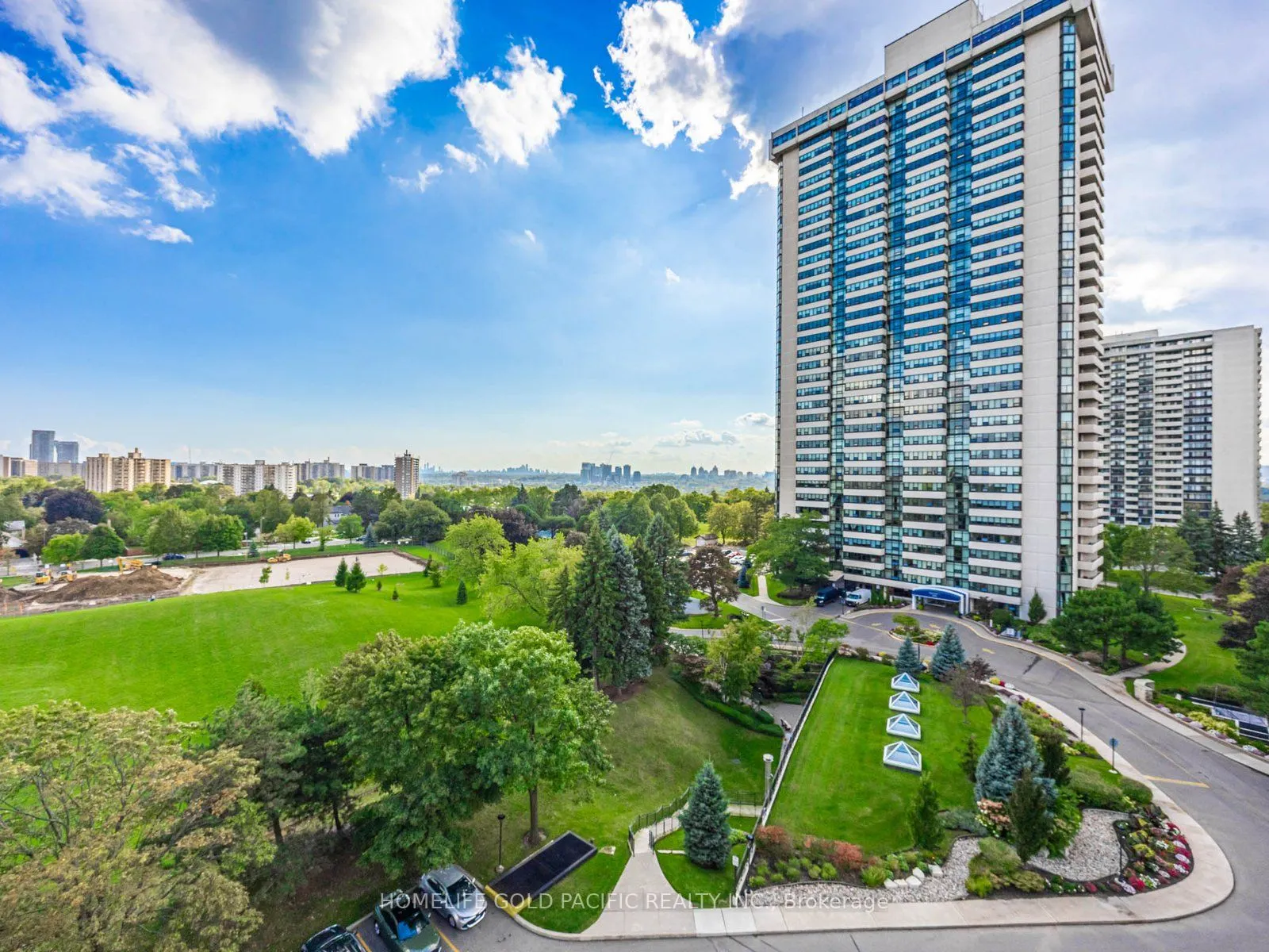 1555 Finch Avenue E, #907