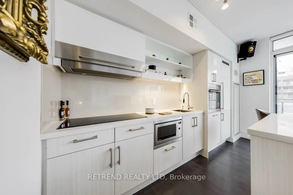 39 Sherbourne Street, #704