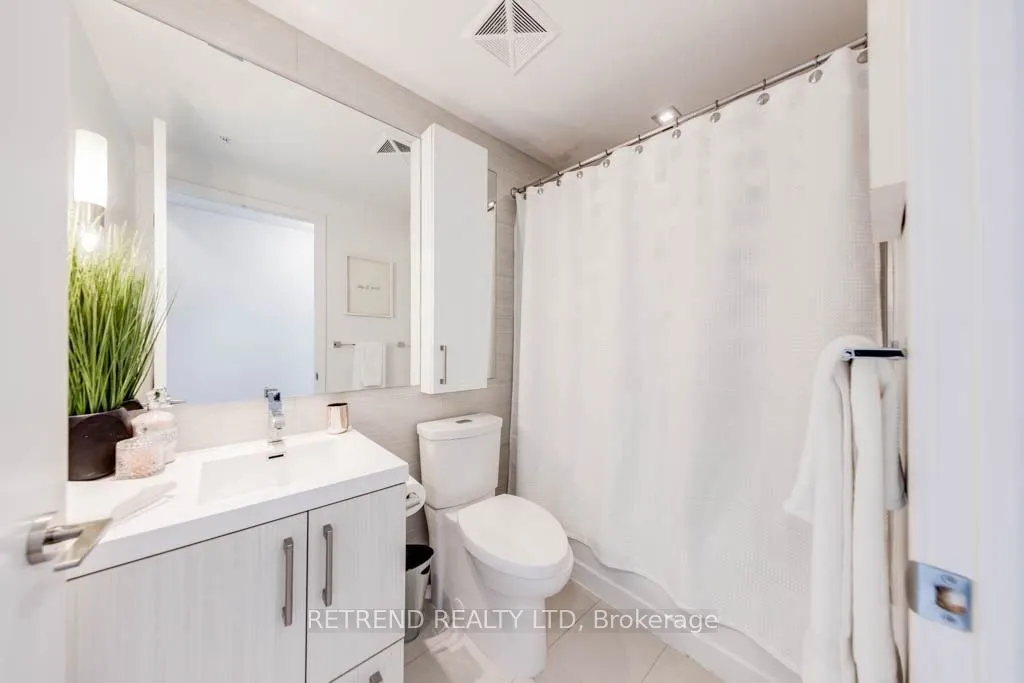 39 Sherbourne Street, #704