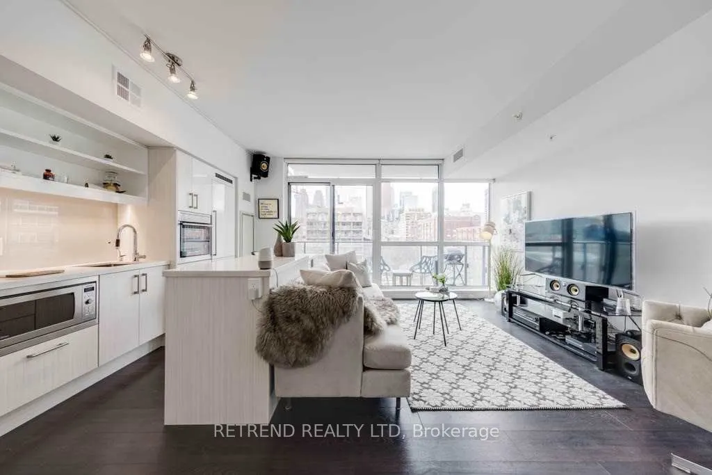 39 Sherbourne Street, #704