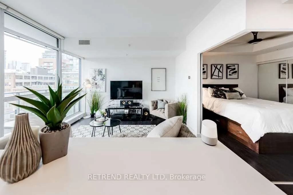 39 Sherbourne Street, #704