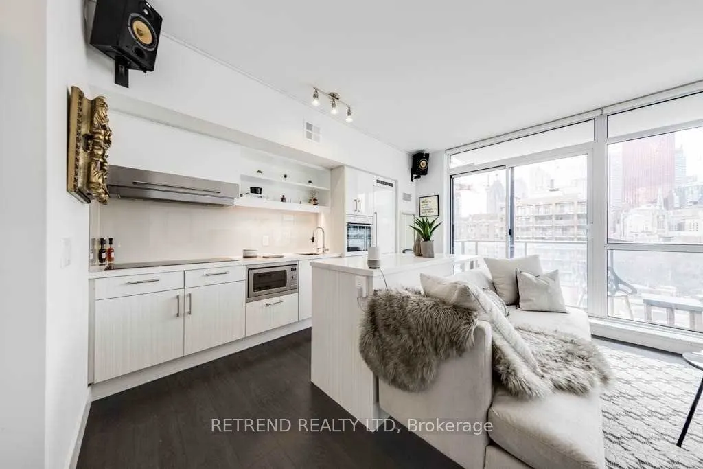 39 Sherbourne Street, #704