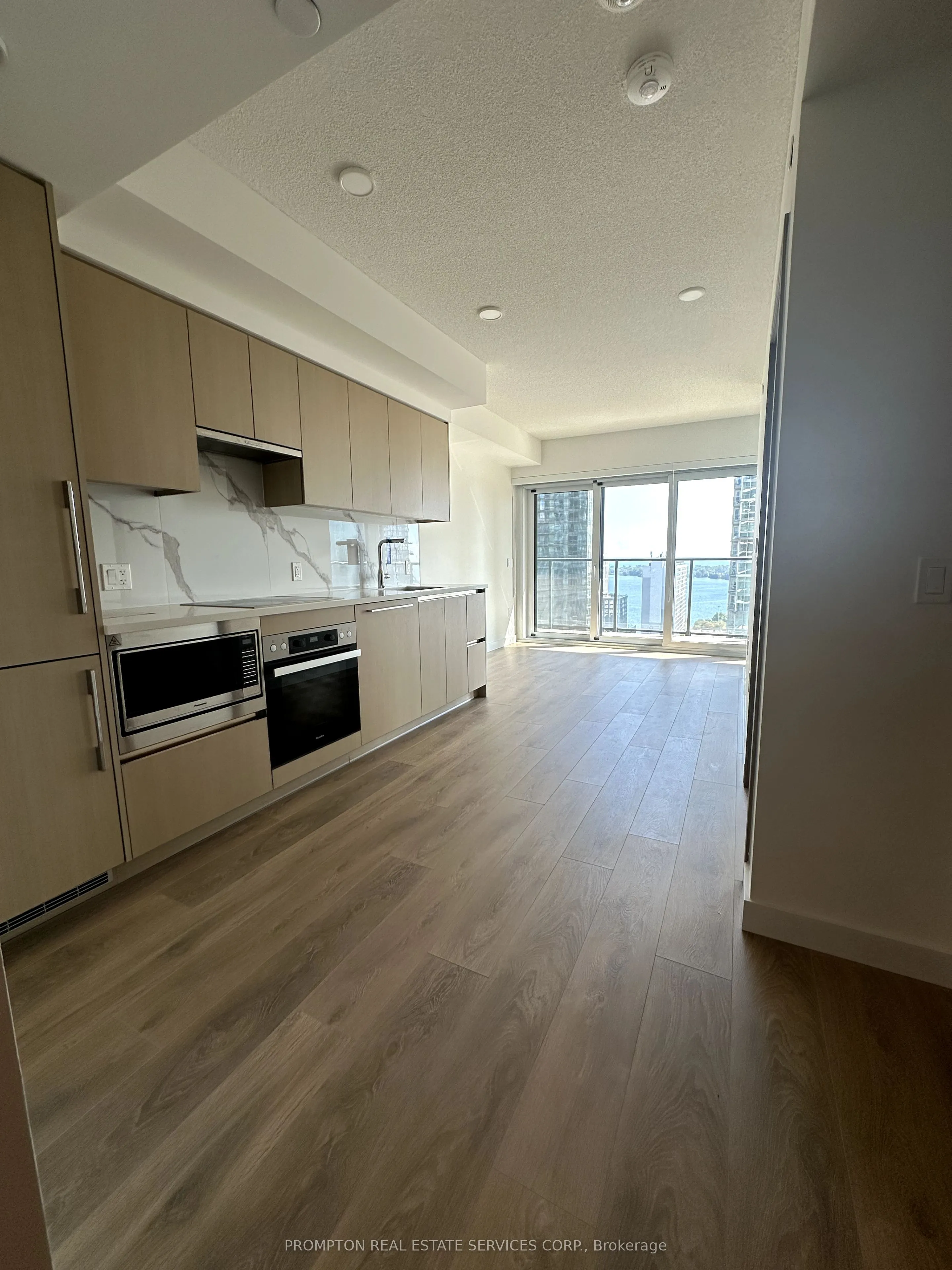 1 Concord Cityplace Way, #2006