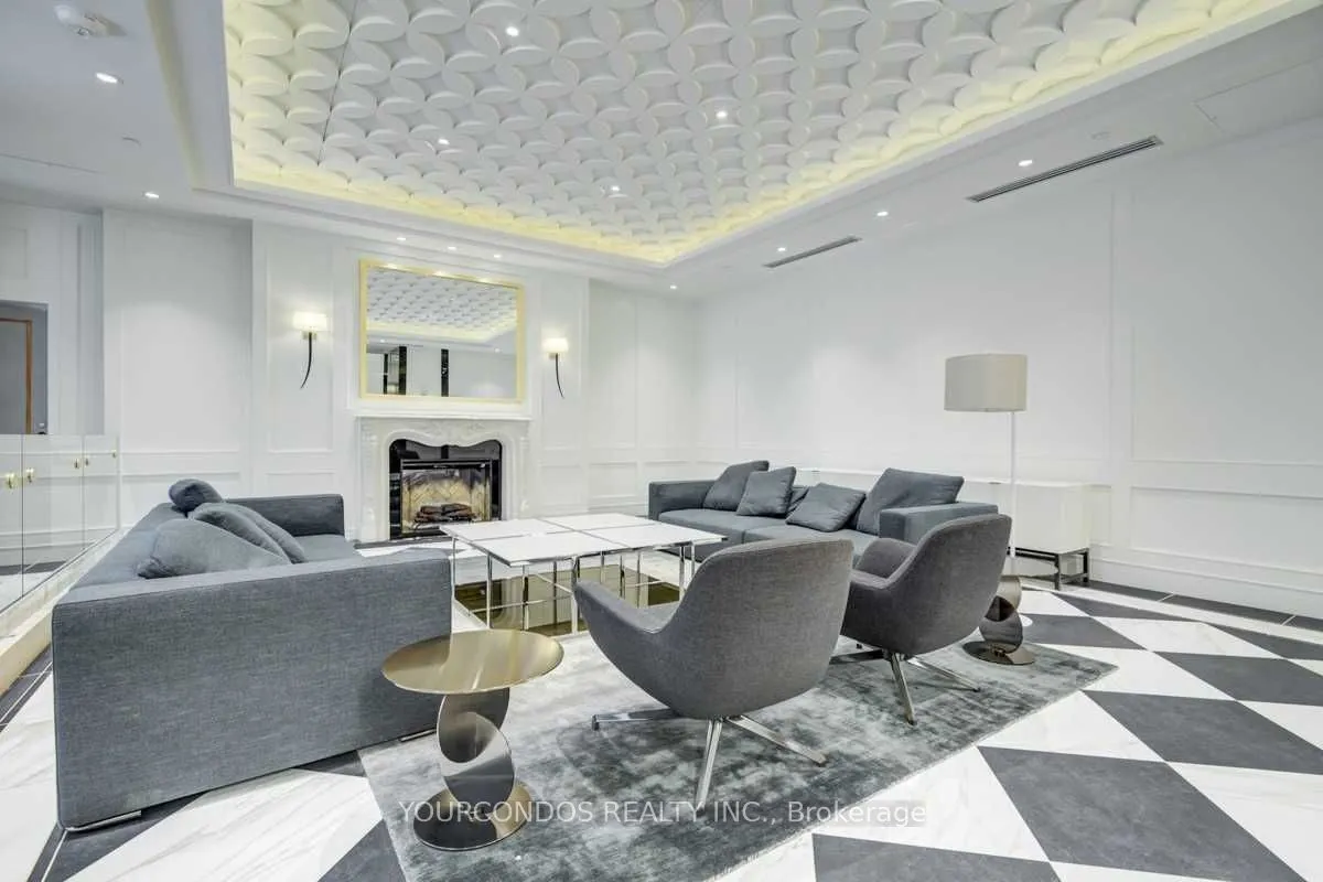 955 Bay Street, #718